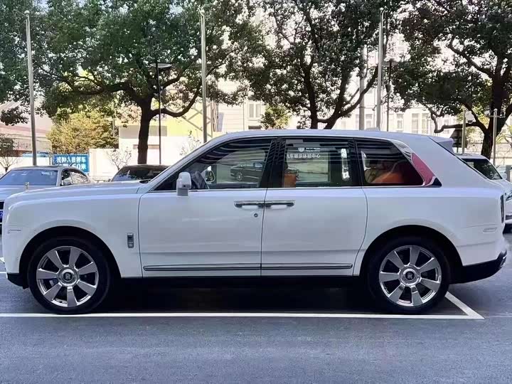 Фото 2 - Rolls-Royce Cullinan