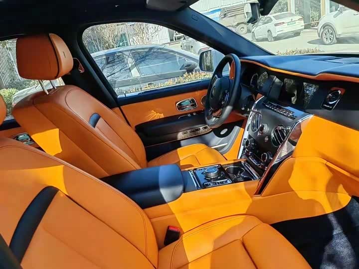 Фото 3 - Rolls-Royce Cullinan