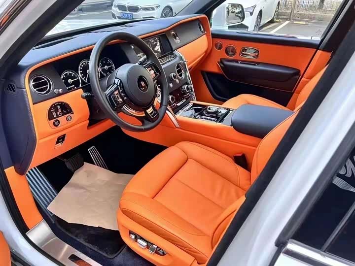 Фото 4 - Rolls-Royce Cullinan