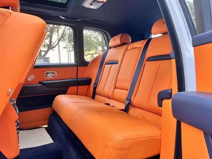 Фото 6 - Rolls-Royce Cullinan