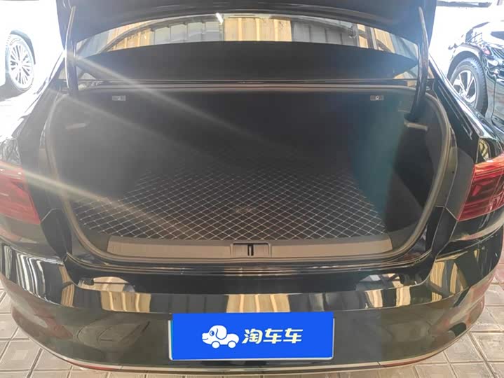 Фото 4 - Volkswagen Magotan