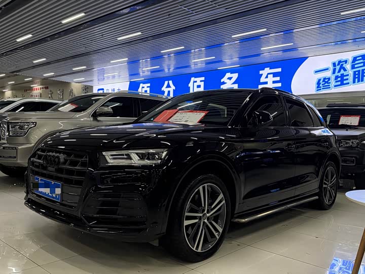 Фото 1 - Audi Q5L