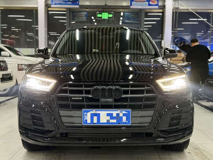 Фото 2 - Audi Q5L