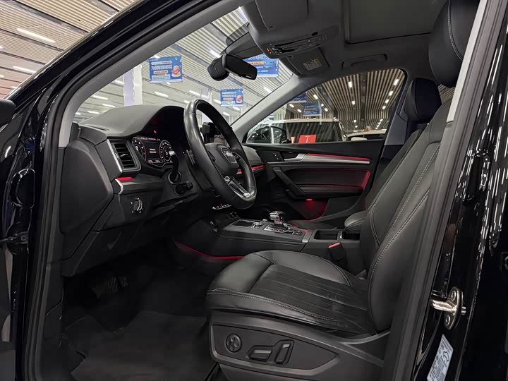 Фото 4 - Audi Q5L