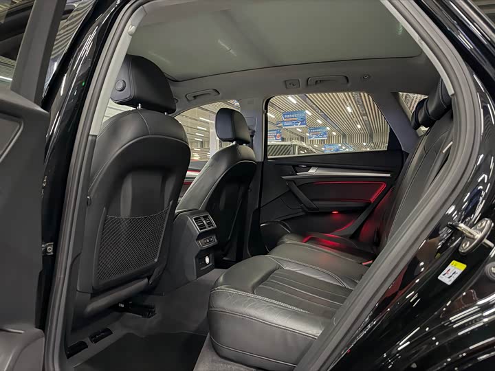 Фото 6 - Audi Q5L