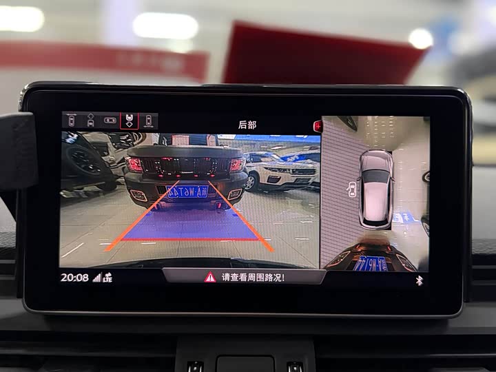 Фото 8 - Audi Q5L