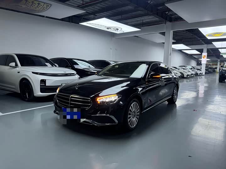 Фото 1 - Mercedes-Benz E-Class