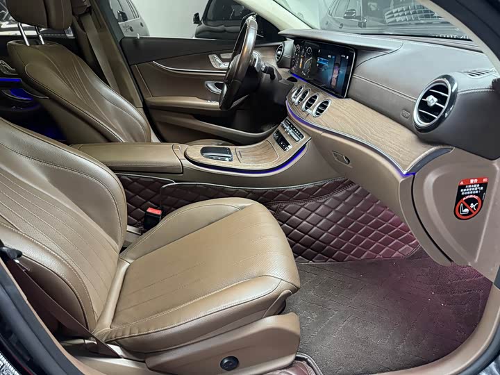 Фото 9 - Mercedes-Benz E-Class