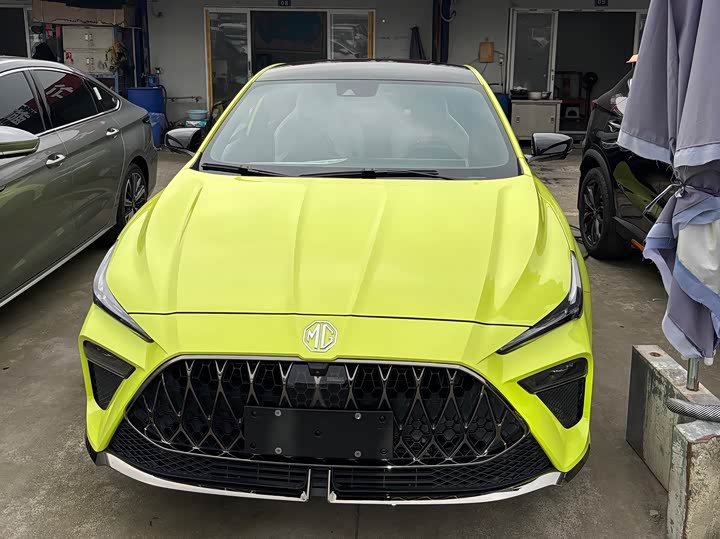 Фото 2 - MG Motor 5 Scorpio