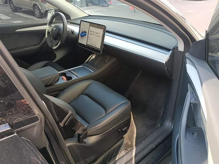 Фото 8 - Tesla Model Y