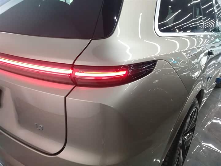 Фото 8 - LiXiang L9