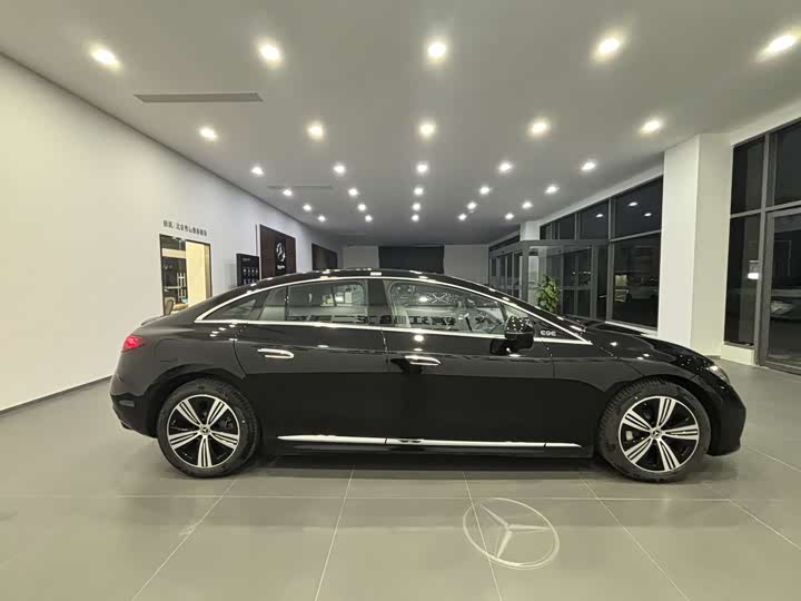 Фото 8 - Mercedes-Benz EQE