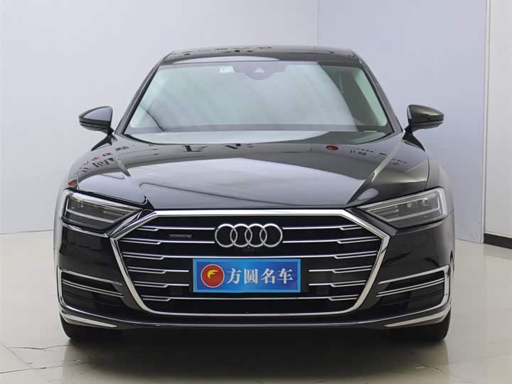 Фото 2 - Audi A8