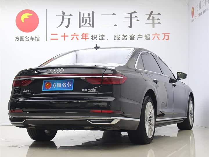 Фото 3 - Audi A8