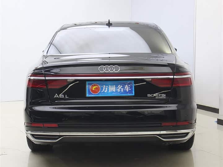 Фото 4 - Audi A8