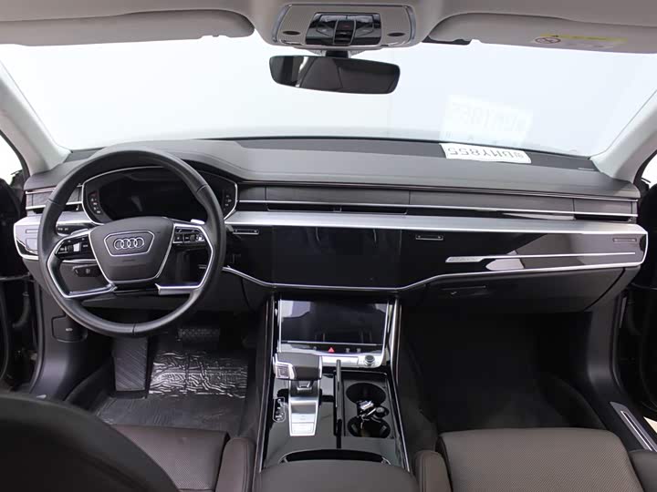Фото 5 - Audi A8