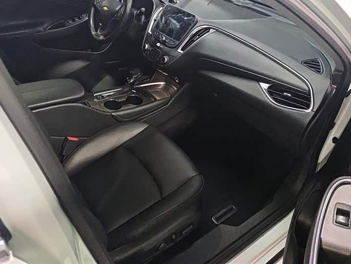 Фото 8 - Chevrolet Malibu XL