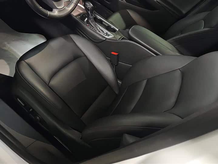 Фото 9 - Chevrolet Malibu XL