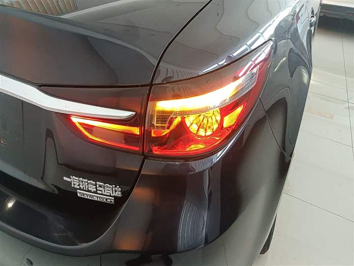 Фото 8 - Mazda Atenza