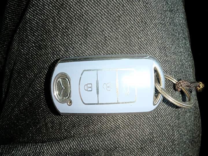 Фото 9 - Mazda Atenza