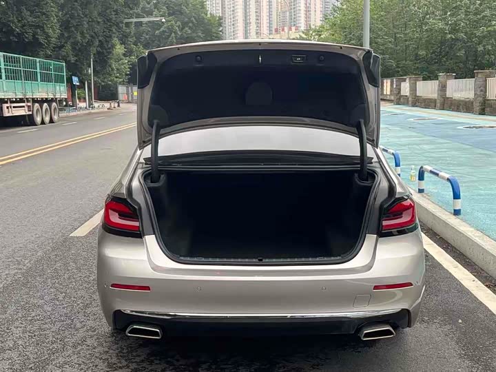 Фото 8 - BMW 5 Series