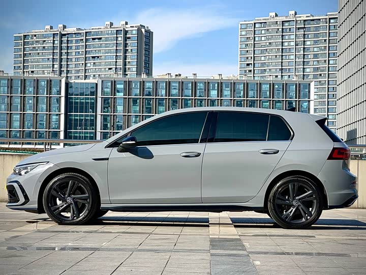 Фото 9 - Volkswagen Golf