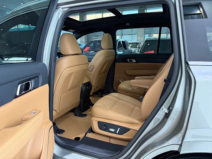 Фото 8 - LiXiang One