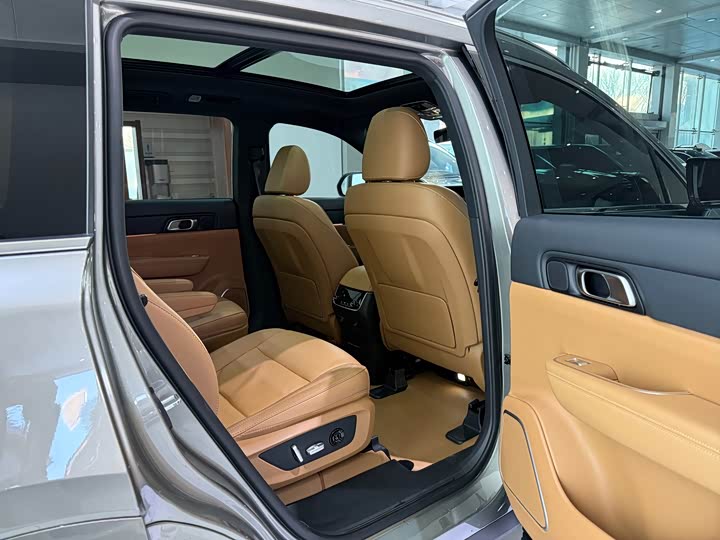 Фото 9 - LiXiang One