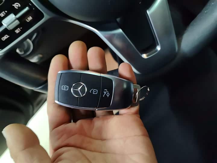 Фото 9 - Mercedes-Benz GLC-Class