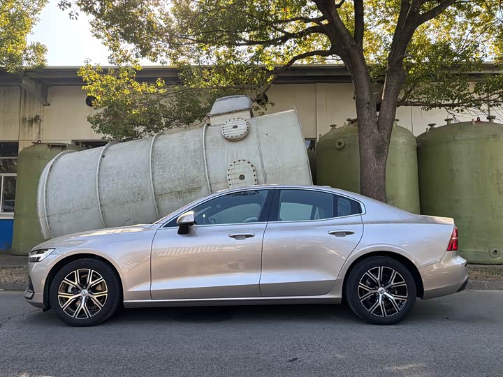 Фото 7 - Volvo S60