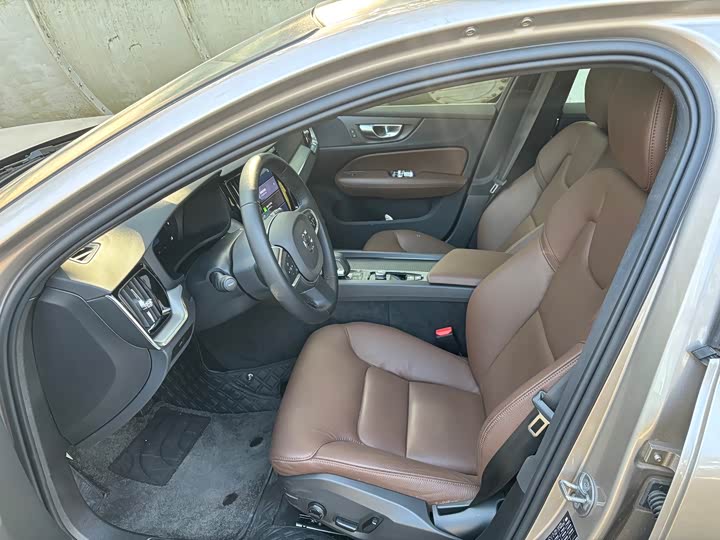 Фото 8 - Volvo S60