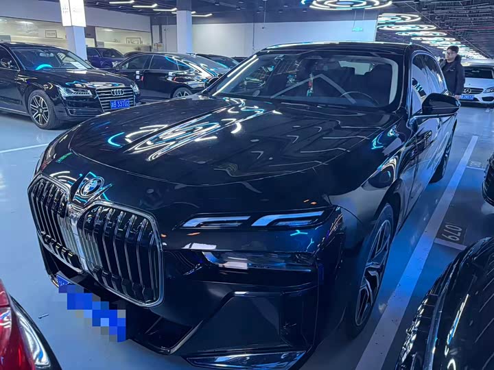 Фото 1 - BMW 7 Series