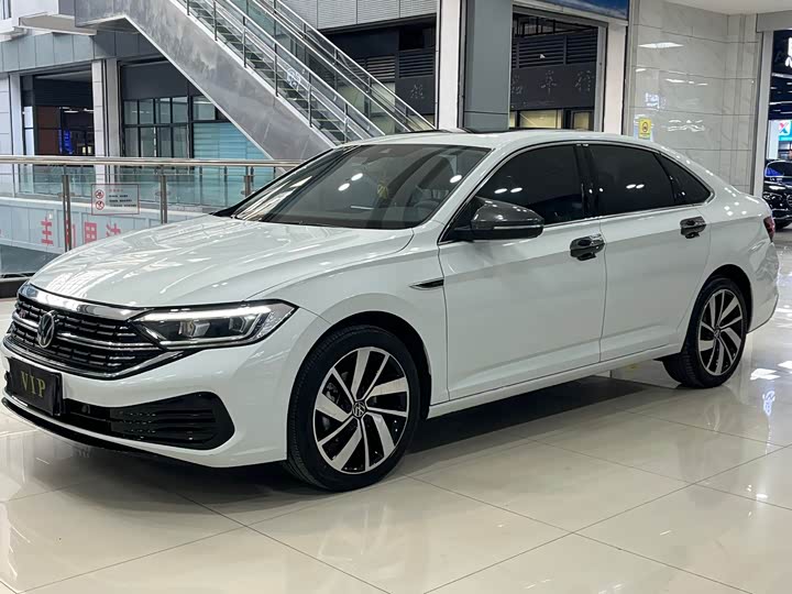 Фото 1 - Volkswagen Sagitar L