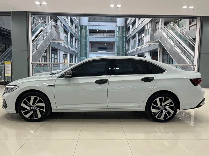 Фото 4 - Volkswagen Sagitar L