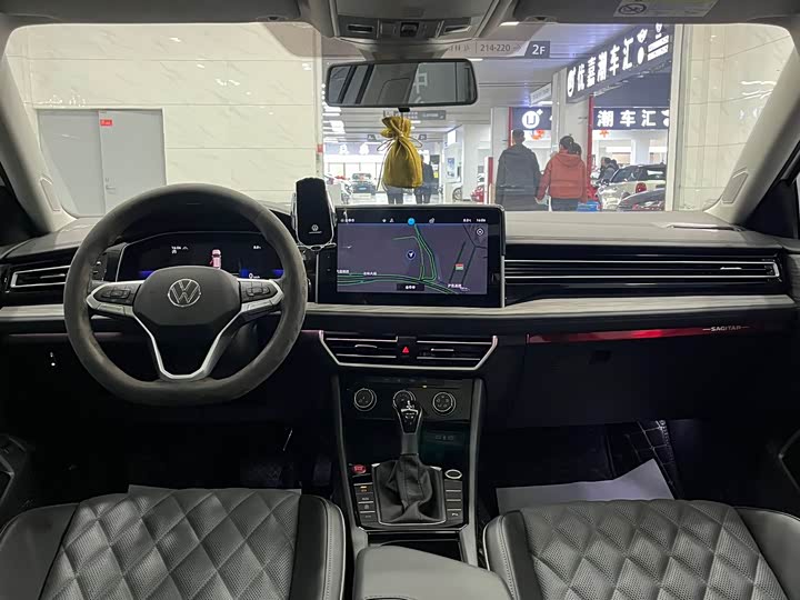 Фото 8 - Volkswagen Sagitar L