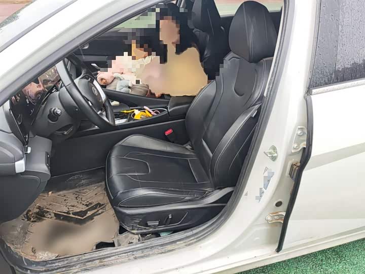 Фото 8 - Hyundai Elantra N line