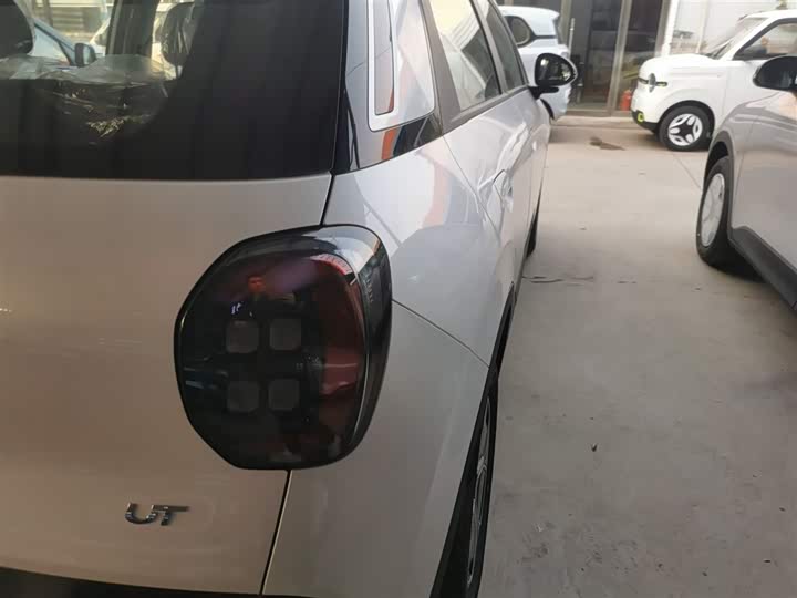 Фото 8 - GAC Aion UT