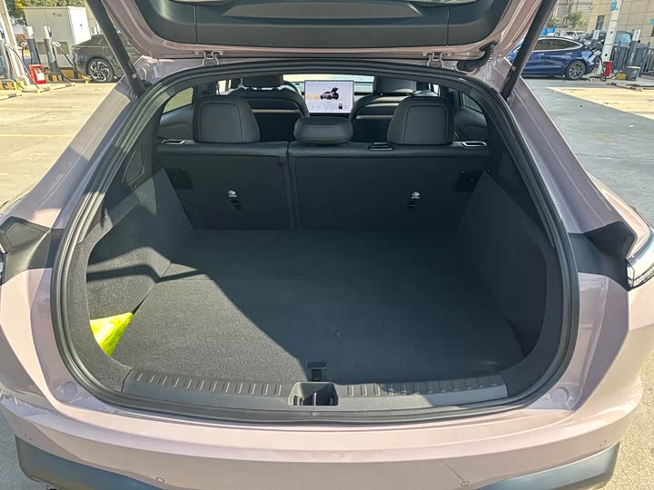 Фото 6 - Nio Onvo L60