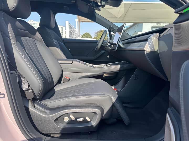 Фото 8 - Nio Onvo L60