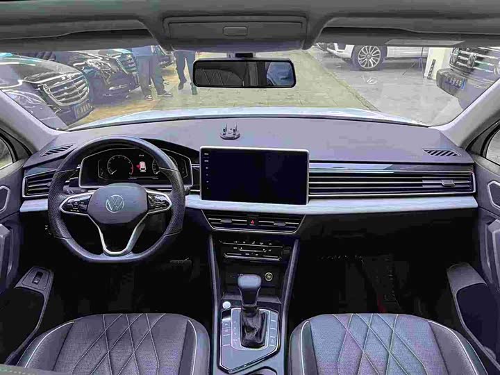 Фото 5 - Volkswagen Tiguan L Pro