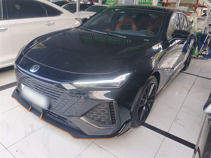 Фото 1 - Changan UNI-V