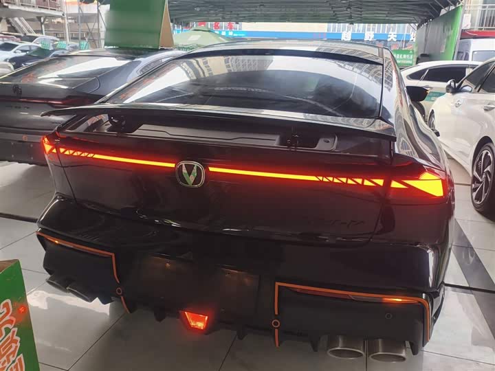 Фото 6 - Changan UNI-V