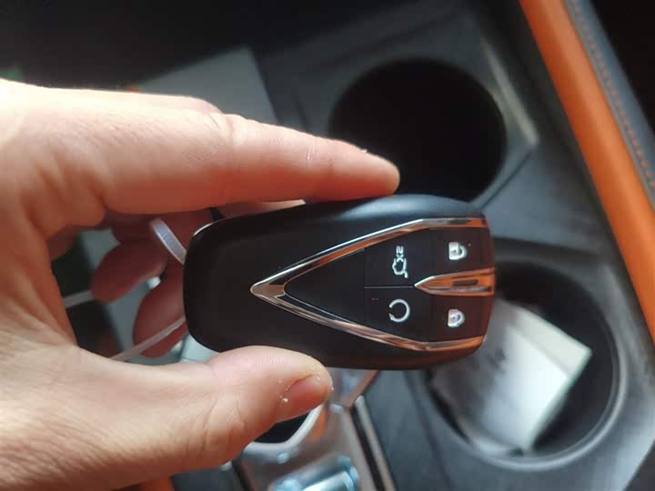 Фото 9 - Changan UNI-V