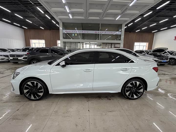 Фото 2 - Audi A3