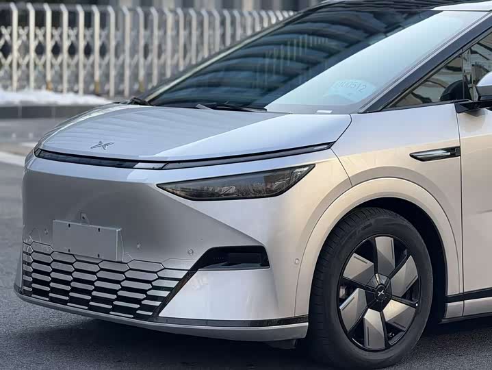 Фото 4 - XPeng X9