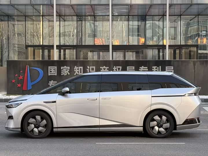 Фото 5 - XPeng X9