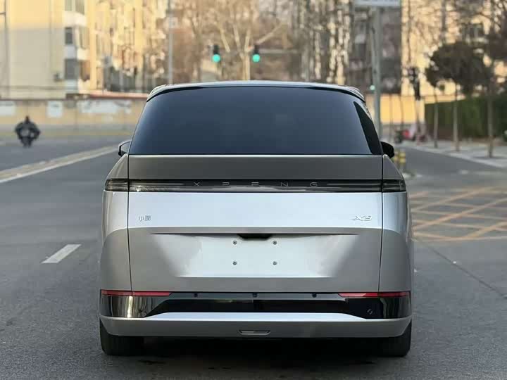 Фото 6 - XPeng X9