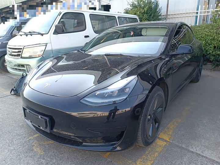 Фото 1 - Tesla Model 3