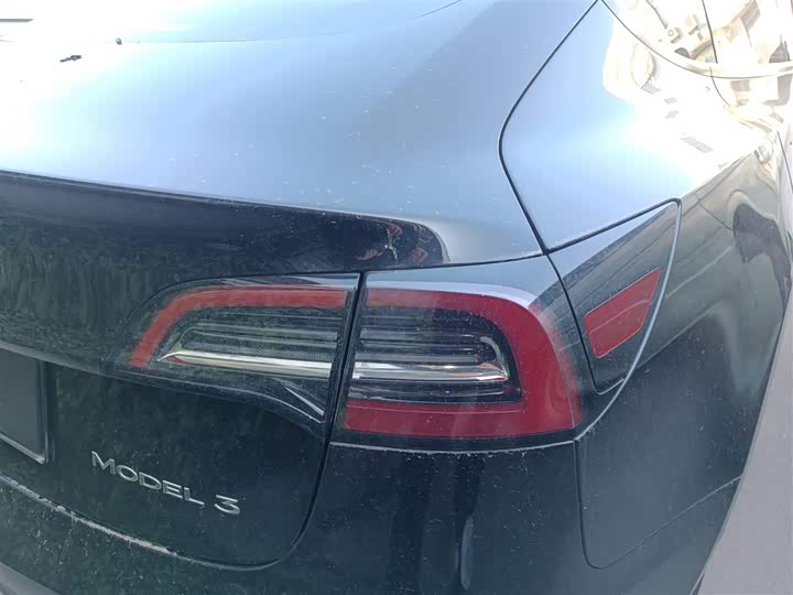 Фото 8 - Tesla Model 3