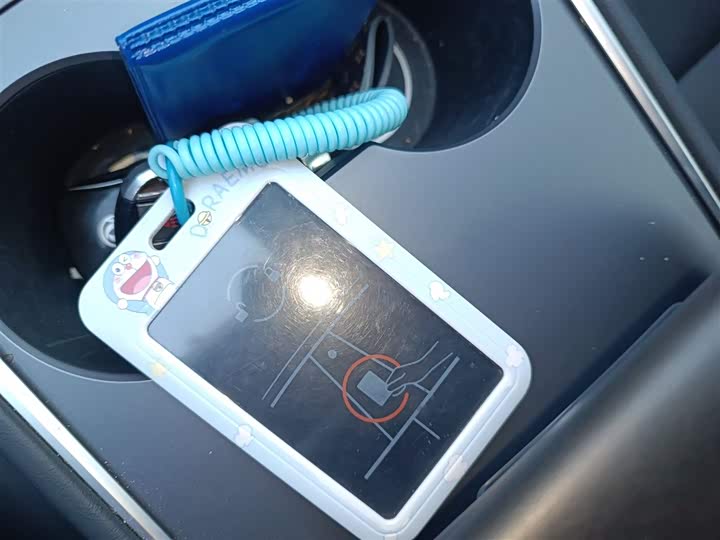 Фото 9 - Tesla Model 3